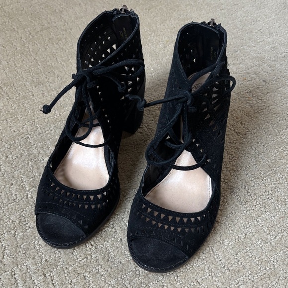 Vince Camuto Tarita Black Cutout Suede Block Peep Toe Lace Heels in Size 5. - Picture 13 of 16